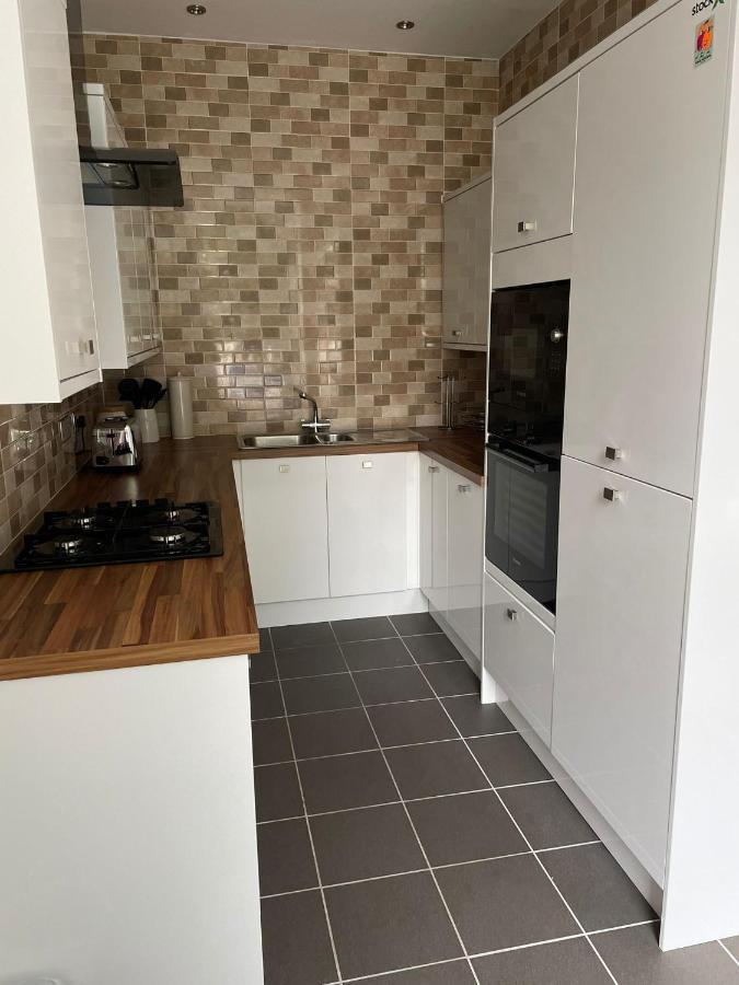 City Centre 1 Bed Sleeps 4 H5 كينغستون أبون هول المظهر الخارجي الصورة
